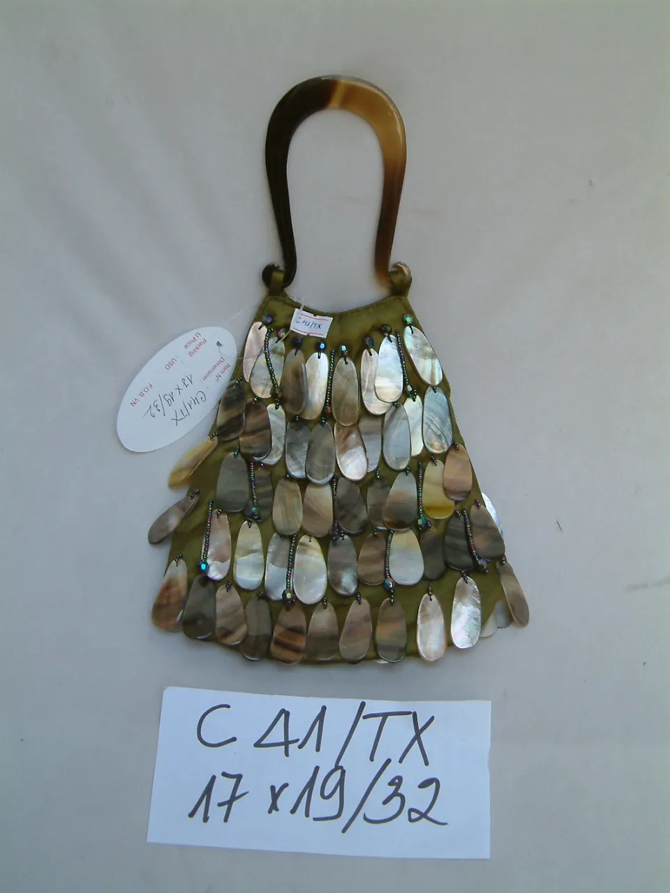 
Shell handbag with many designs 