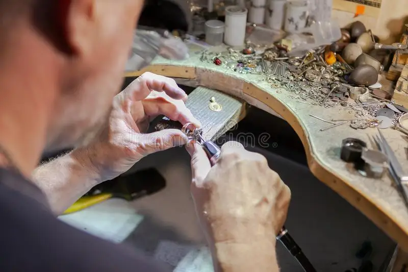 18-K pure gold chain v shape link  women  Necklace party, regular custom  jewelry ,shayona