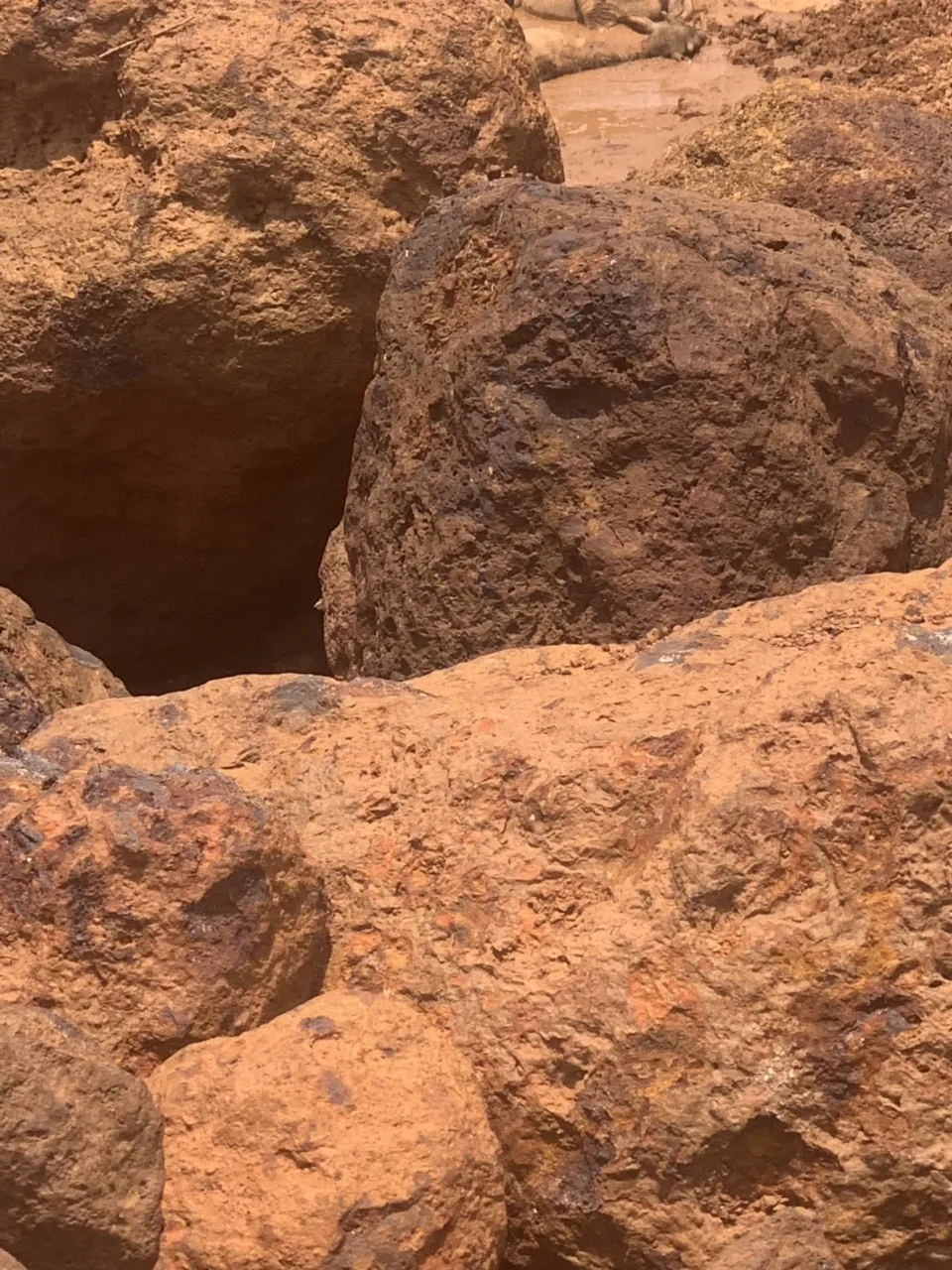 
Provided Testing At Vung Ang Port Mine Shape Pyrites Iron Ore 62% To 70% From Laos 