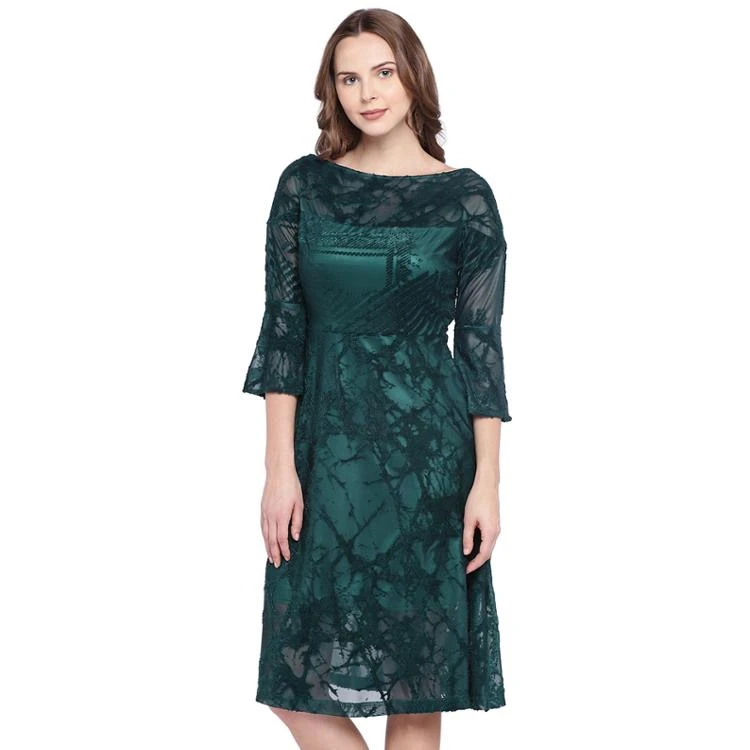 FIT & FLARE DRESS IN GREEN
