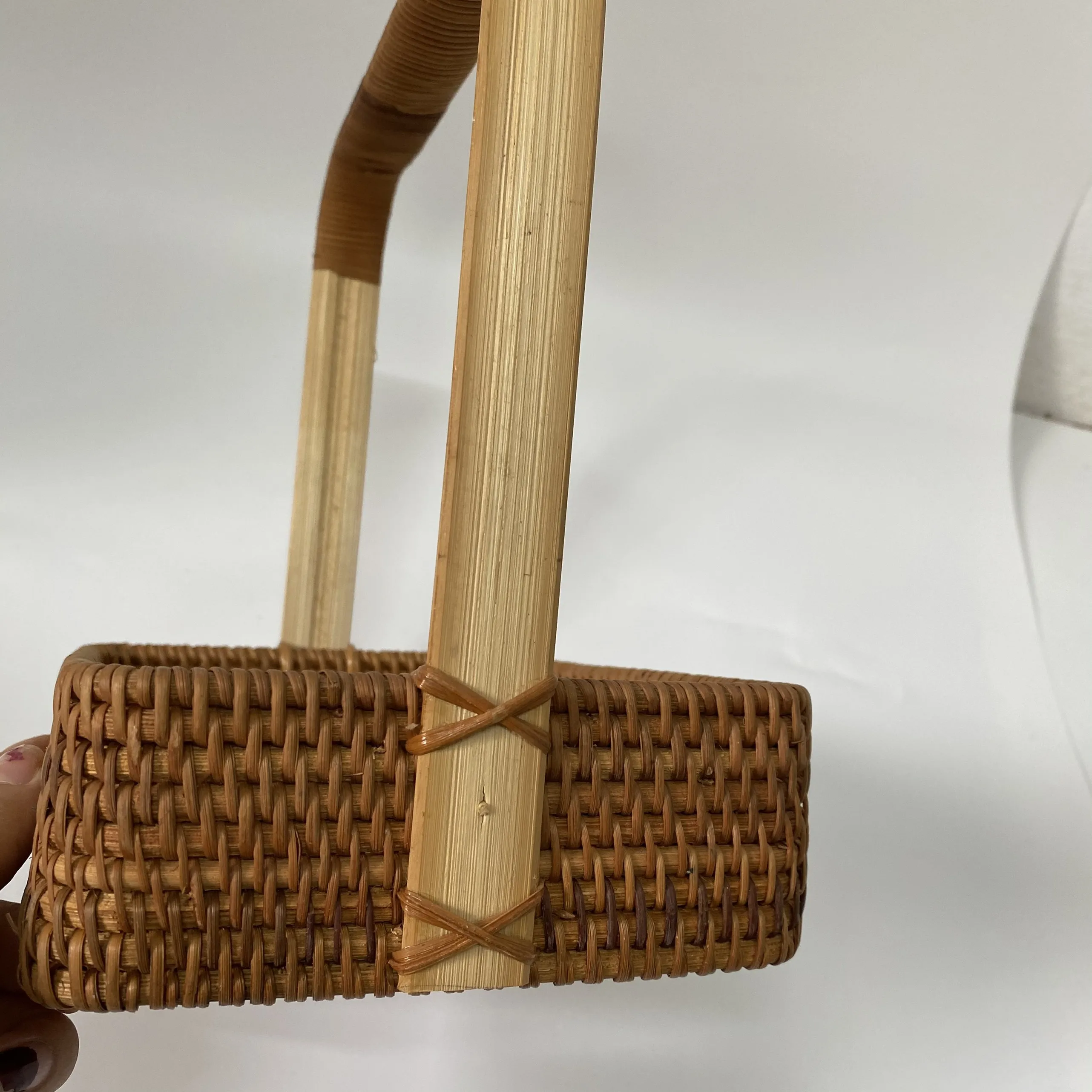 Wicker Hamper Basket Eco friendly Christmas Hamper Basket Sustainable Rattan Basket with Handle for Storage Food Drink