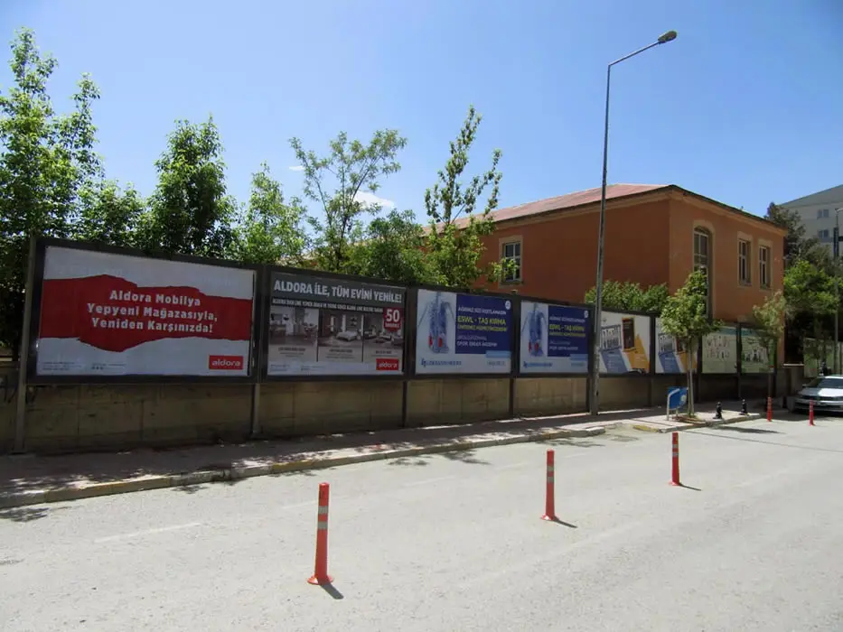New Outdoor Advertising Billboard with Scroller