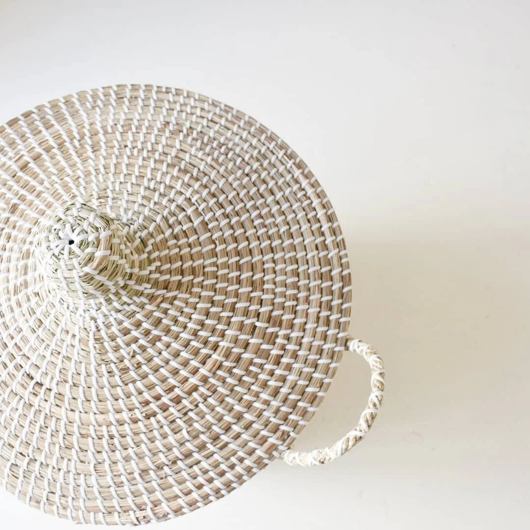 Round storage trunk seagrass basket with lid grey traditional style seagrass baskets wholesale