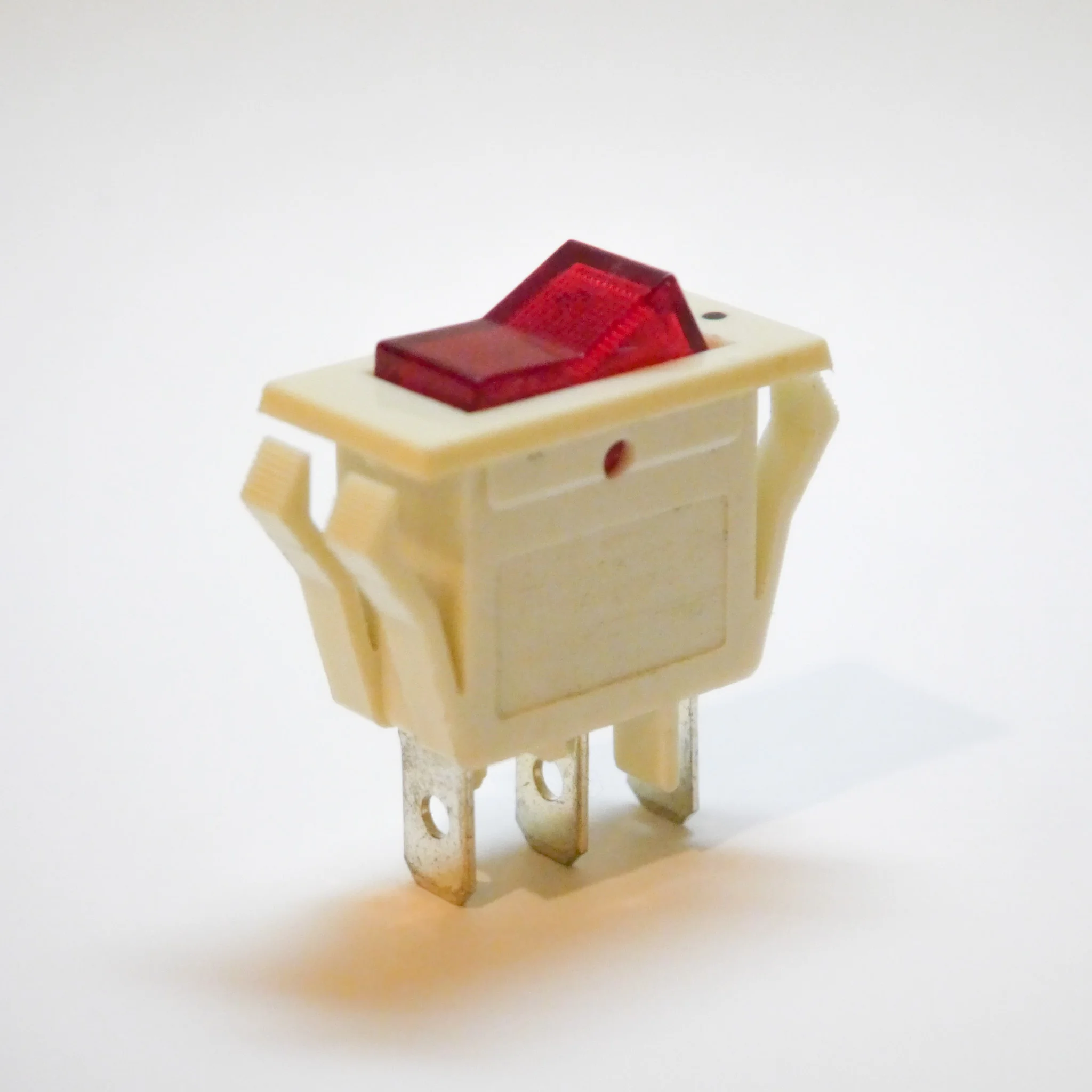 3-контактный переменного тока выключатель красный кулисный переключатель включения/выключения 10A / 250VAC 15A 125VAC