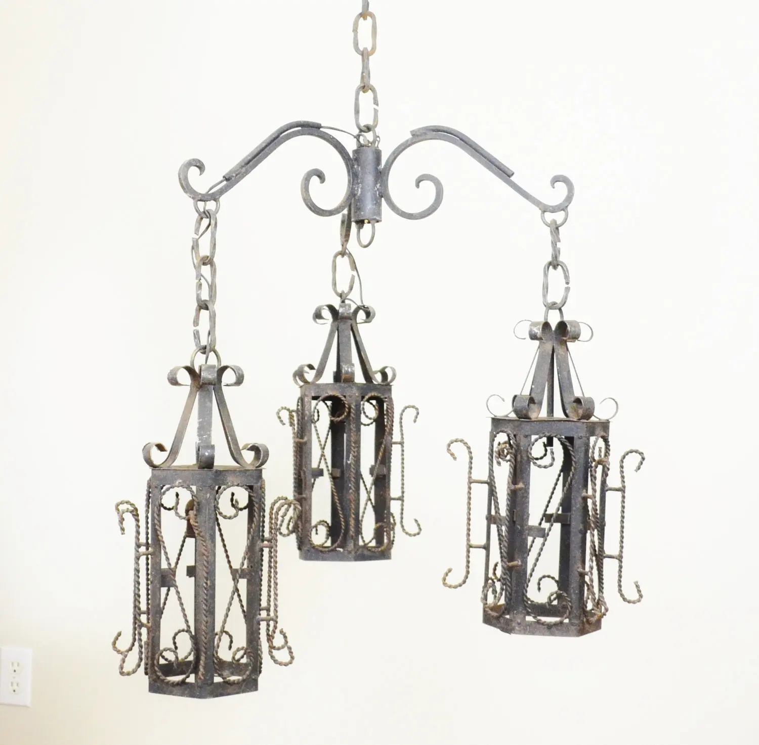 Premium quality  Moroccan Metal lamps in different designs from Indian manufacturer