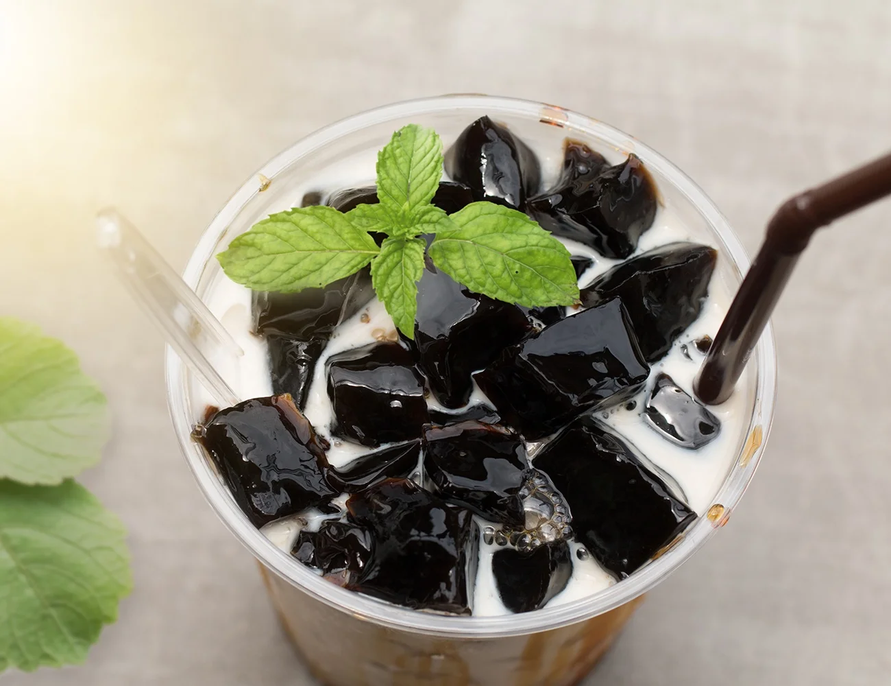 Best selling 2022 Grass Jelly Black Gold Instant canned grass jelly OEM/ODM acceptable for mixing with tea Asia Origin