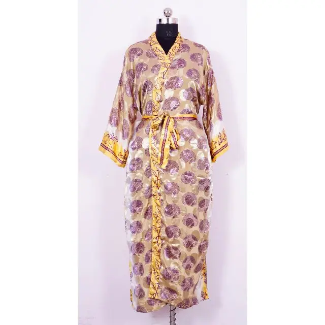 Женское длинное шелковое кимоно в стиле бохо мягкое с запахом индийское цветочное для мамочек