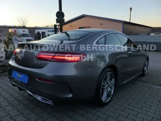 Used Auto Mercedes-Benz E 400 4MATIC Autom. AMG Line