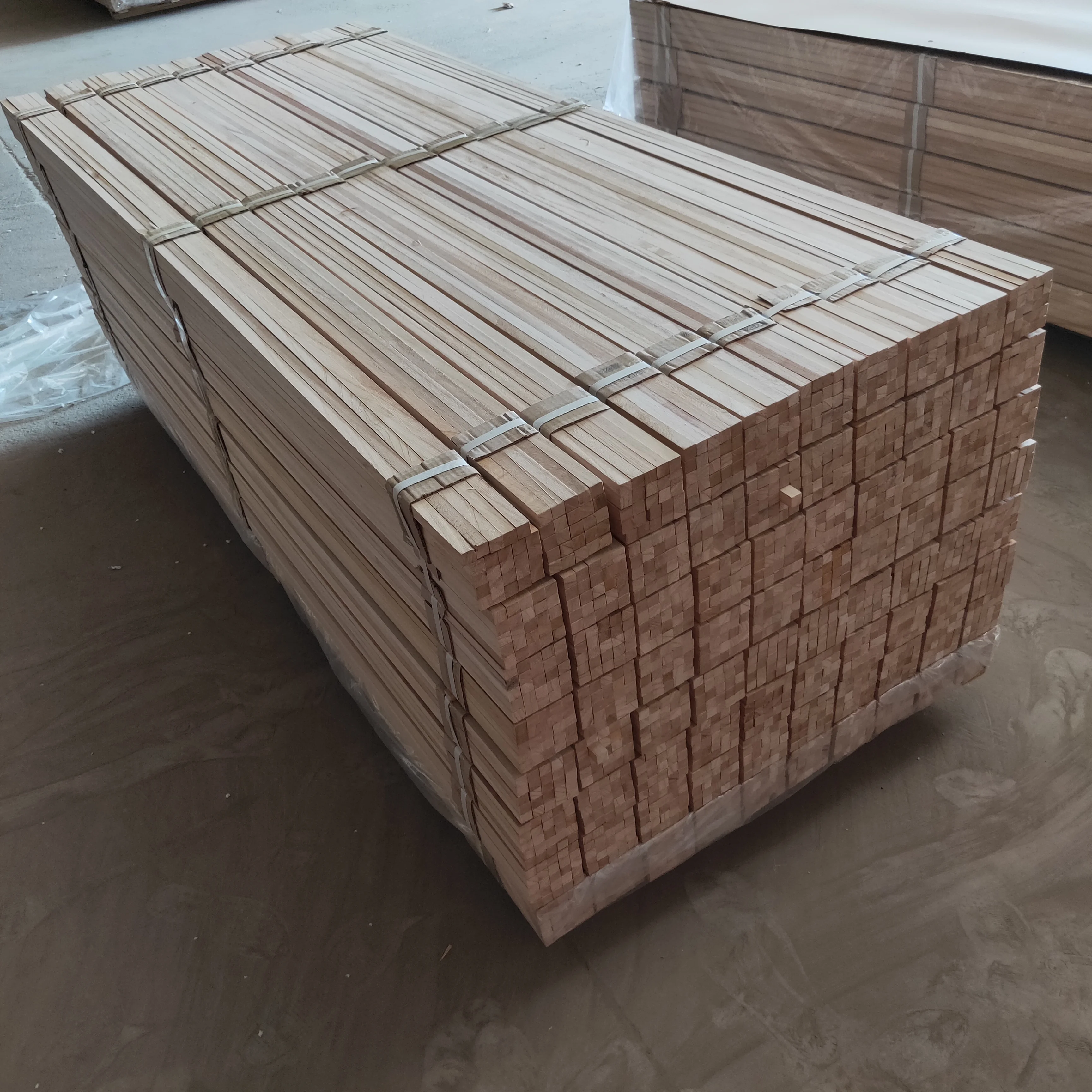 Треугольные деревянные ленты из павловнии 3/4x3/4
