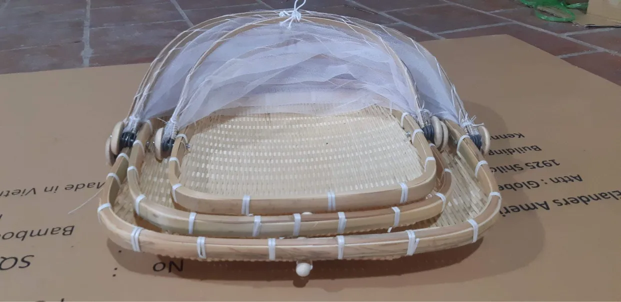 high quality Wholesale Handmade Bamboo Fruit Wicker Rattan Tray Kitchen Basket with net cover