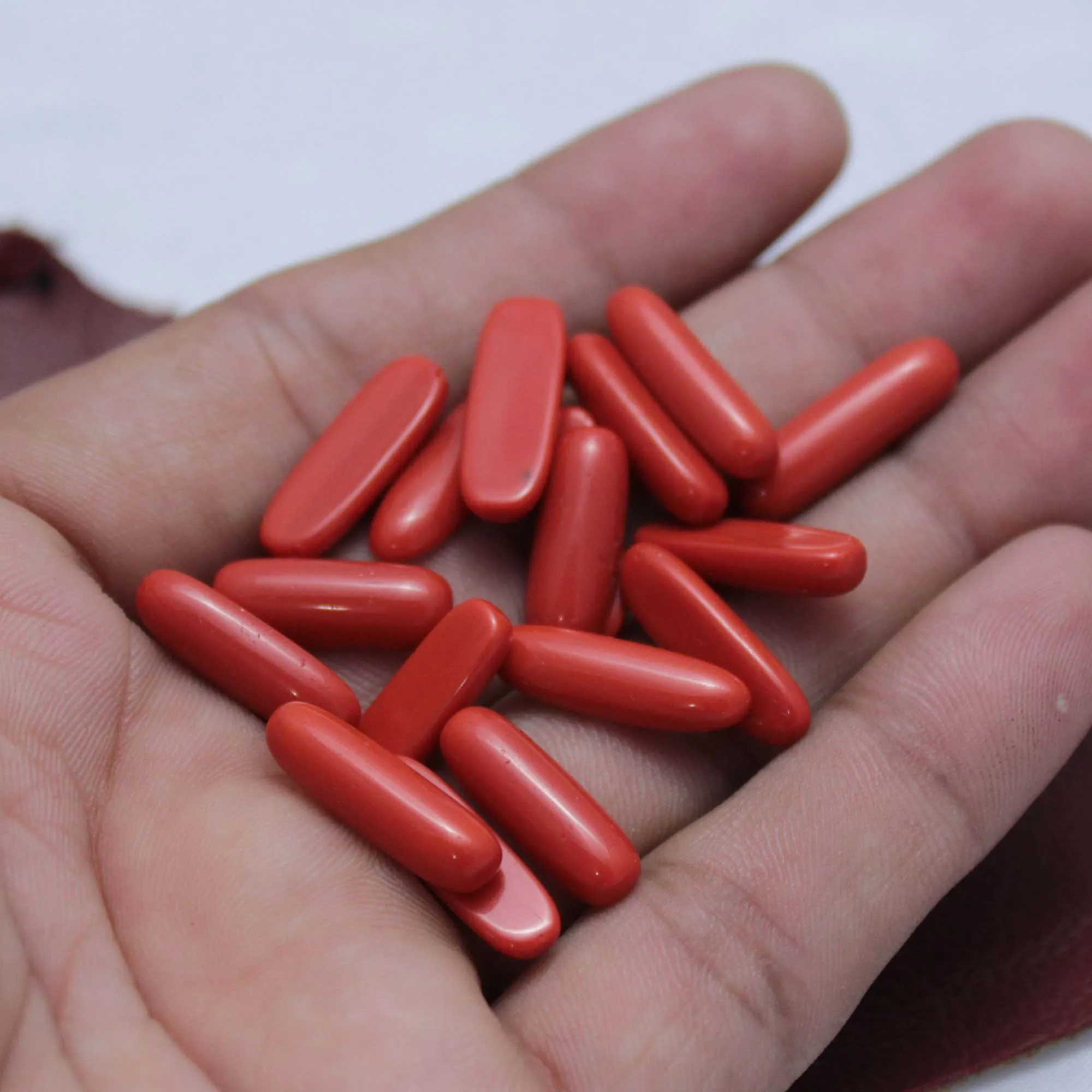 Красный коралл Драгоценный Камень Кабошон форма капсулы высшее качество ювелирные изделия камень