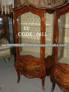 
French bombe vitrine - Antique furniture 