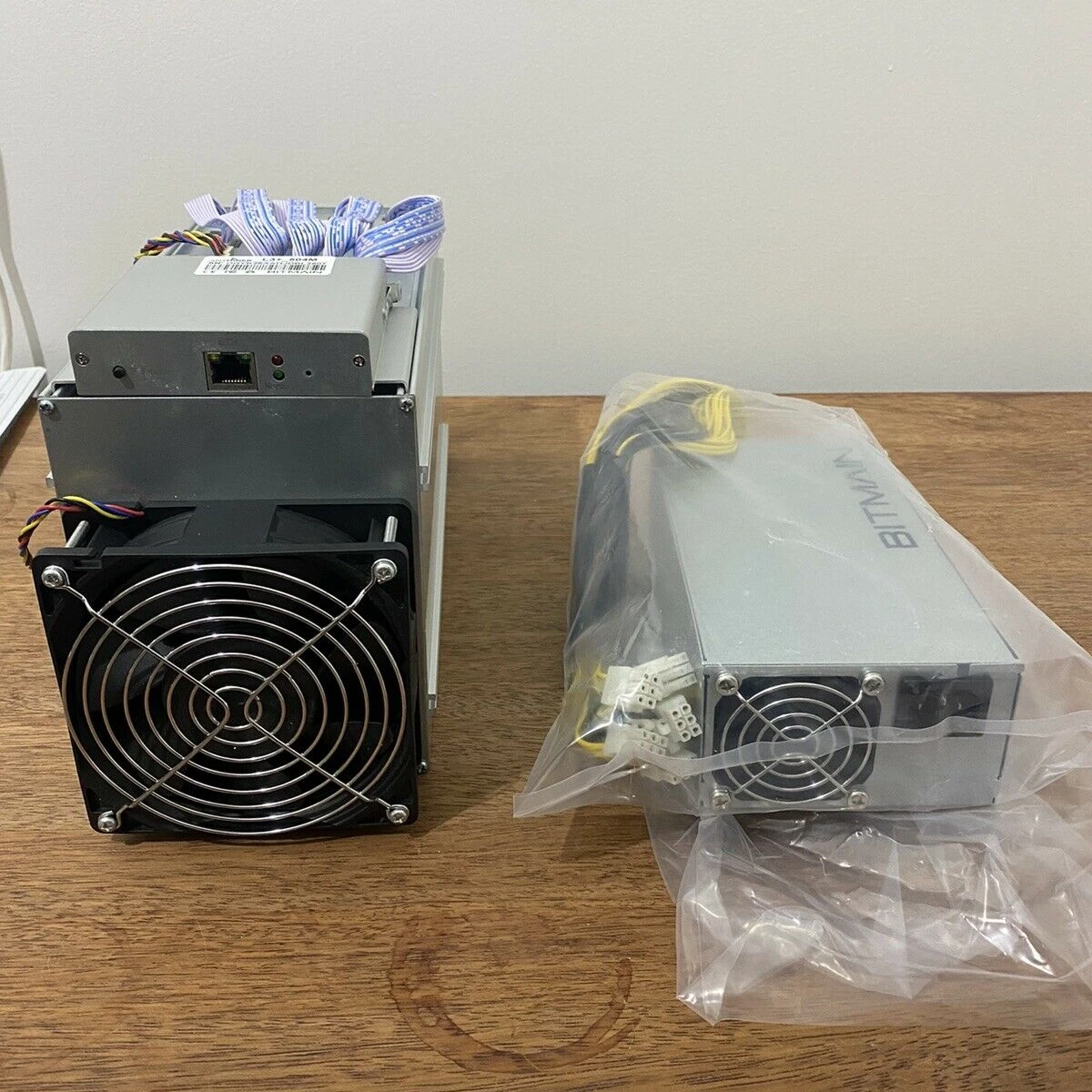 Хорошо работающий б/у завод Восстановленный Bitmain Antminer L3 + W/Новый APW7 PSU ASIC Miner