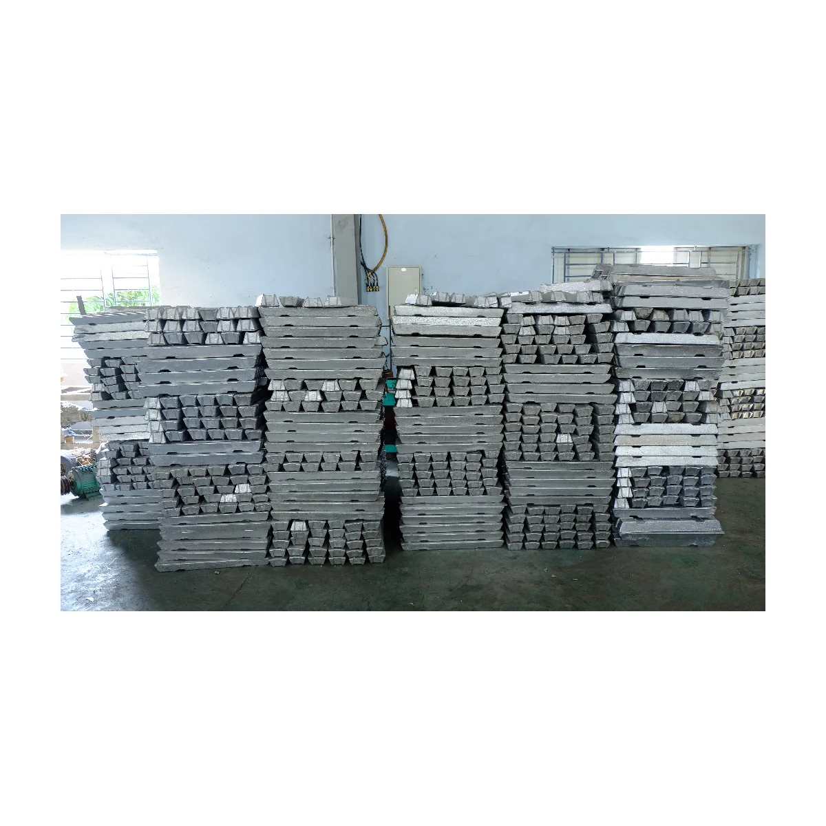 9 6-12% Si 1.3% Max Fe 550C точка плавления сплава 4000 серии алюминиевый ADC12 слитки