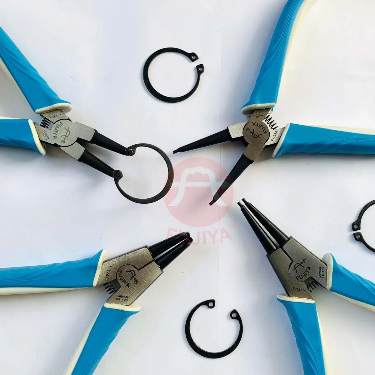 Forceful Durable Anti-shedding Eurotype Snap Ring Pliers l Cr-V alloy steel l  TPR duplex color handle l Using range 19~65 mm l