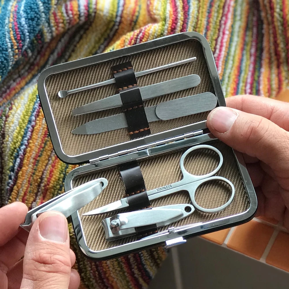 
Ladies 11 Pieces Pedicure/Manicure Kit With Pu leather Zipper Pouch 