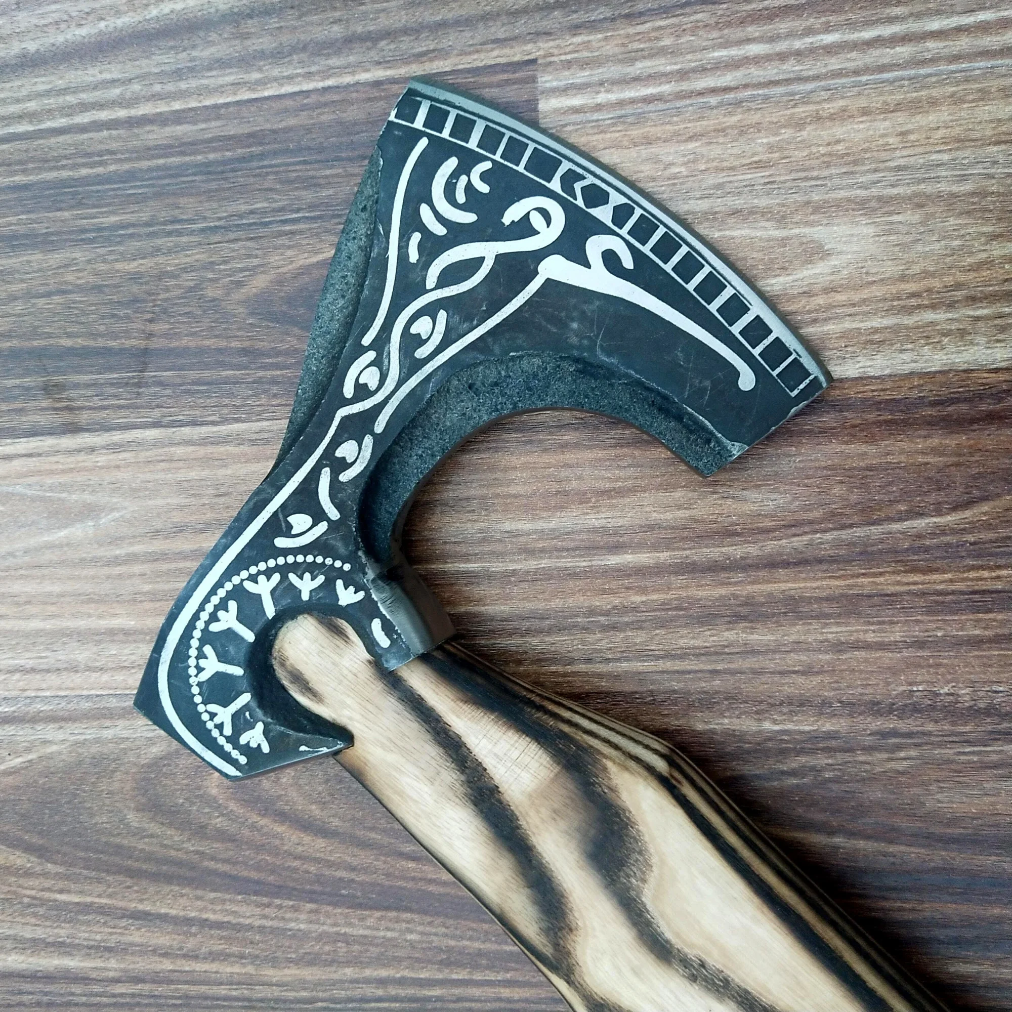 Custom Handmade Carbon Steel Viking Axe Bearded Axe Survival outdoor axe With wooden handle hot sale