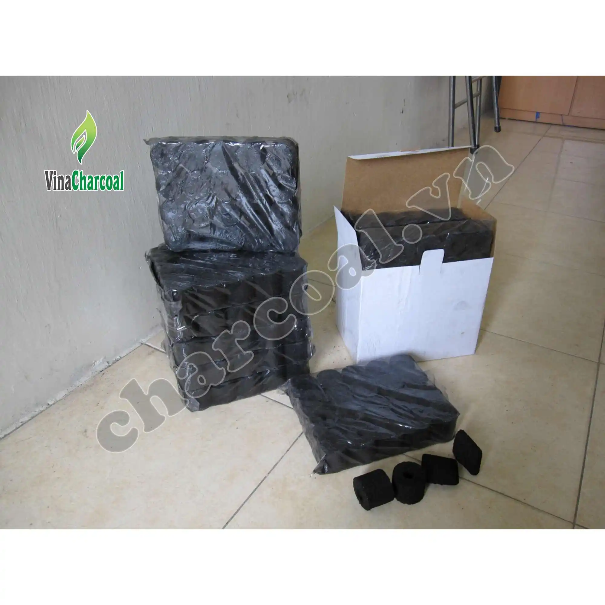 Брикетка древесного угля от кокосового угля, клиент из Саудовской Аравии, барбекю