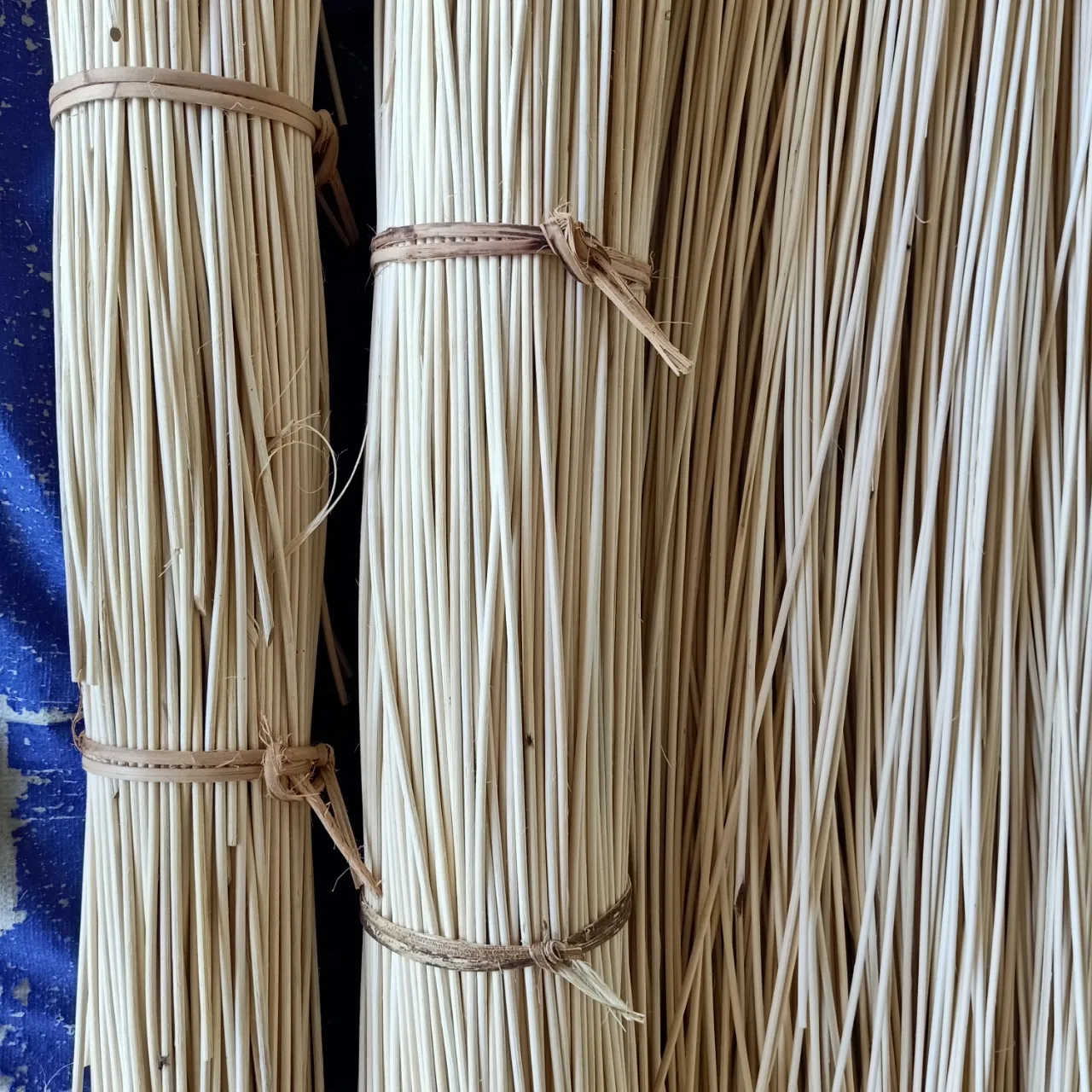 Вьетнамский натуральный круглый ротанговый материал/полированный плоский сердечник для изготовления мебели рукоделия плетеного ремесла индийского рынка