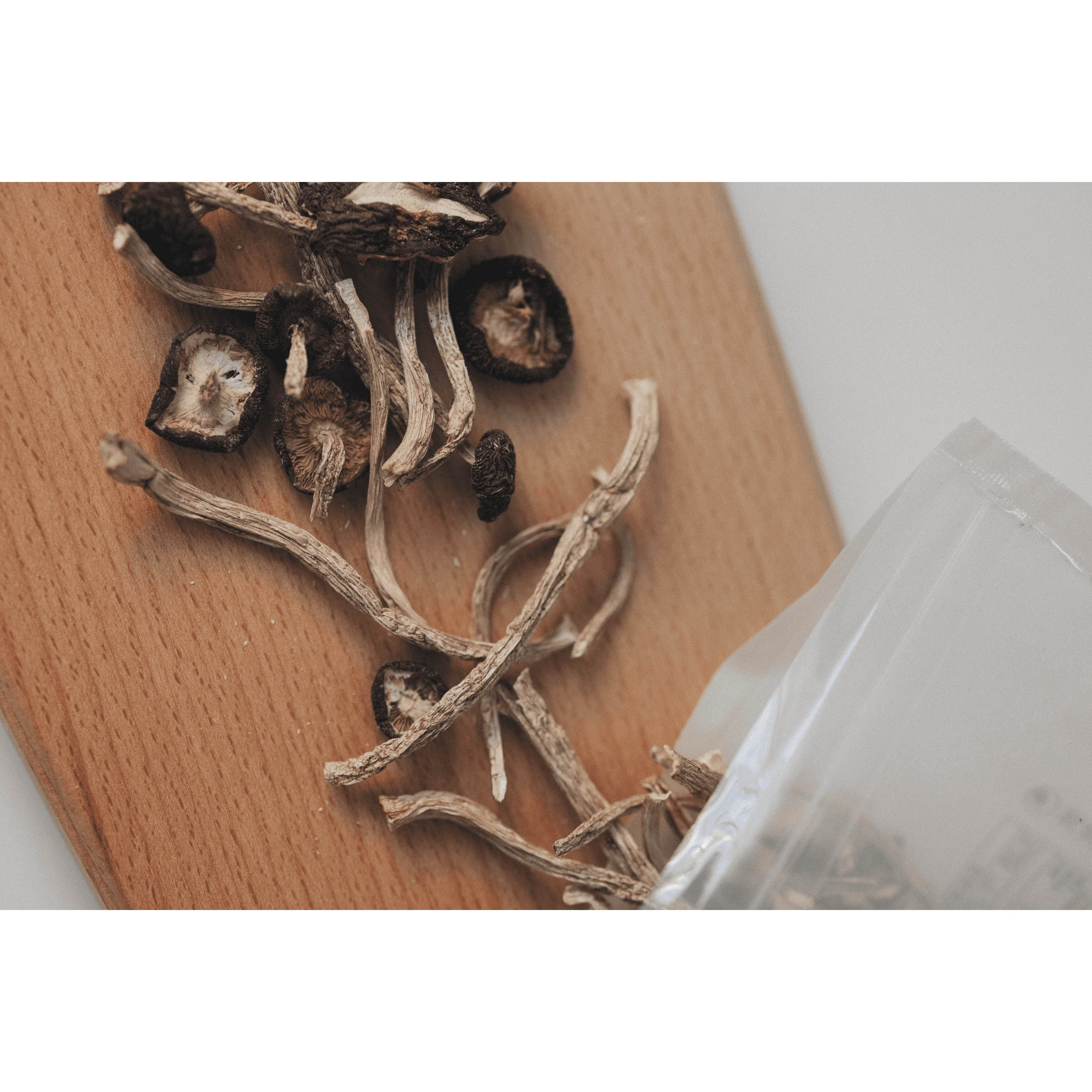 Yanagimatsutake cooking dehydrated swordbelt mushroom