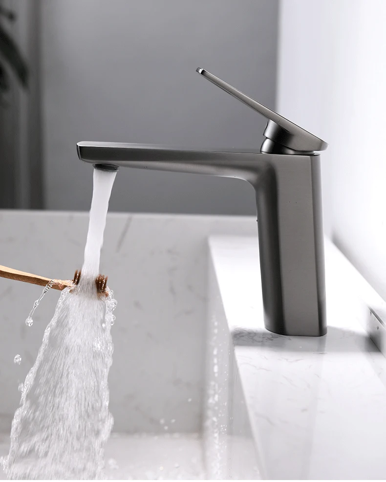 2021 new  style Gun Black Single Handle Brass Lavatory Bathroom Water Saving Wash Basin Faucet For Bathroom