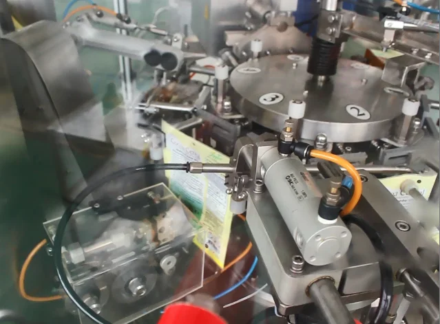 Fully Automatic Flour Packing Machine mini Pouch Packing Machine 1 kg Pouch Packing Machine