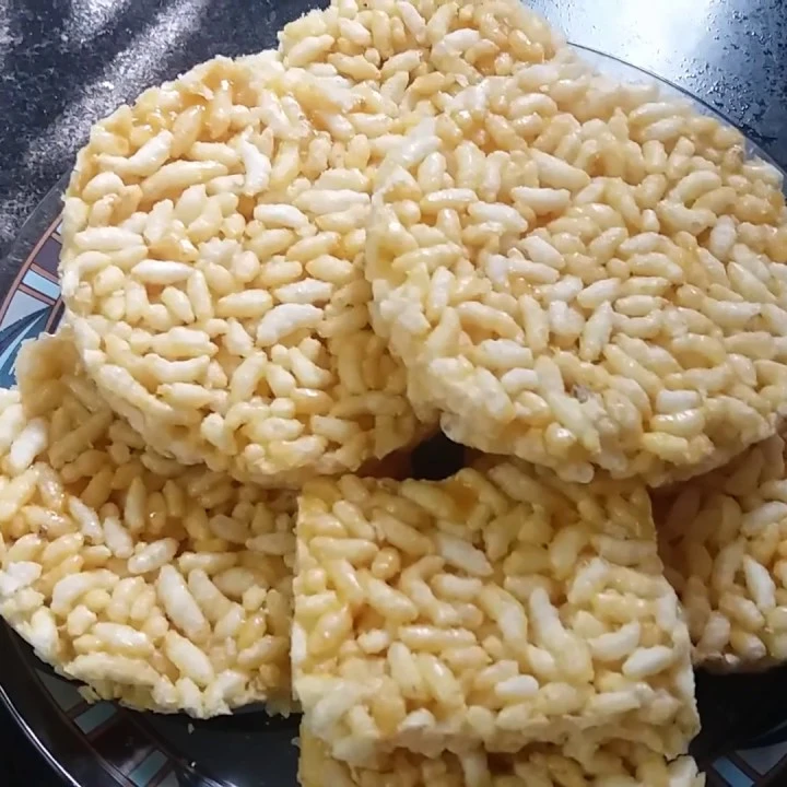 Pakistani Puffed Rice Chikki