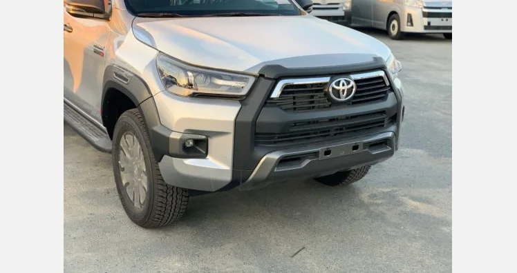 2020  To yota Hilux Adventure SR5 Double Cabin Manual Pickup 4x4