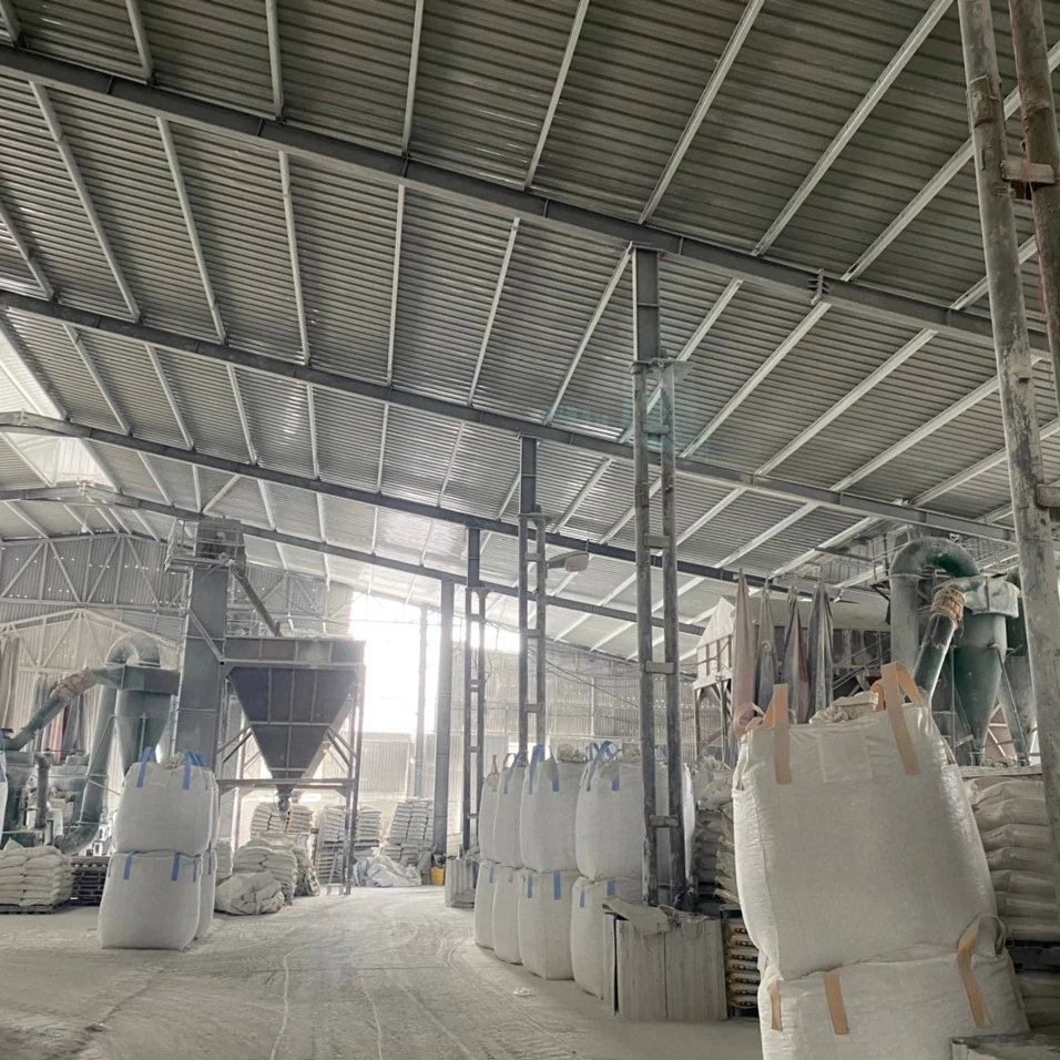 Hot Sale Cheap Price High Quality Quick Lime CaO 90-92% Min // Burnt Lime Made In Vietnam