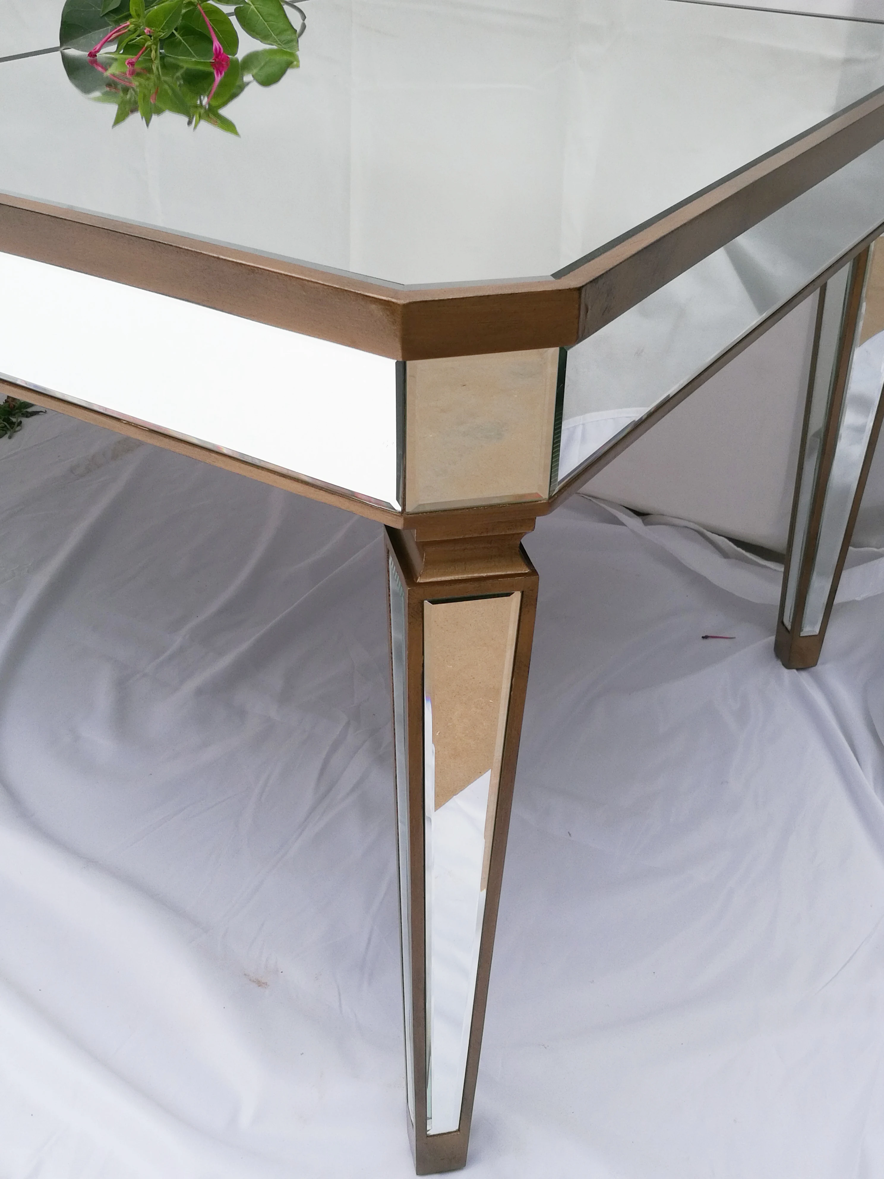  Новое поступление заводская цена на 12 человек античное золото деревянная обрезка прямоугольная зеркальная мебель для праздника свадьбы обеденного стола