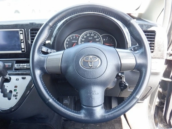 Used toyota wish mini van car with delicate and beautiful design