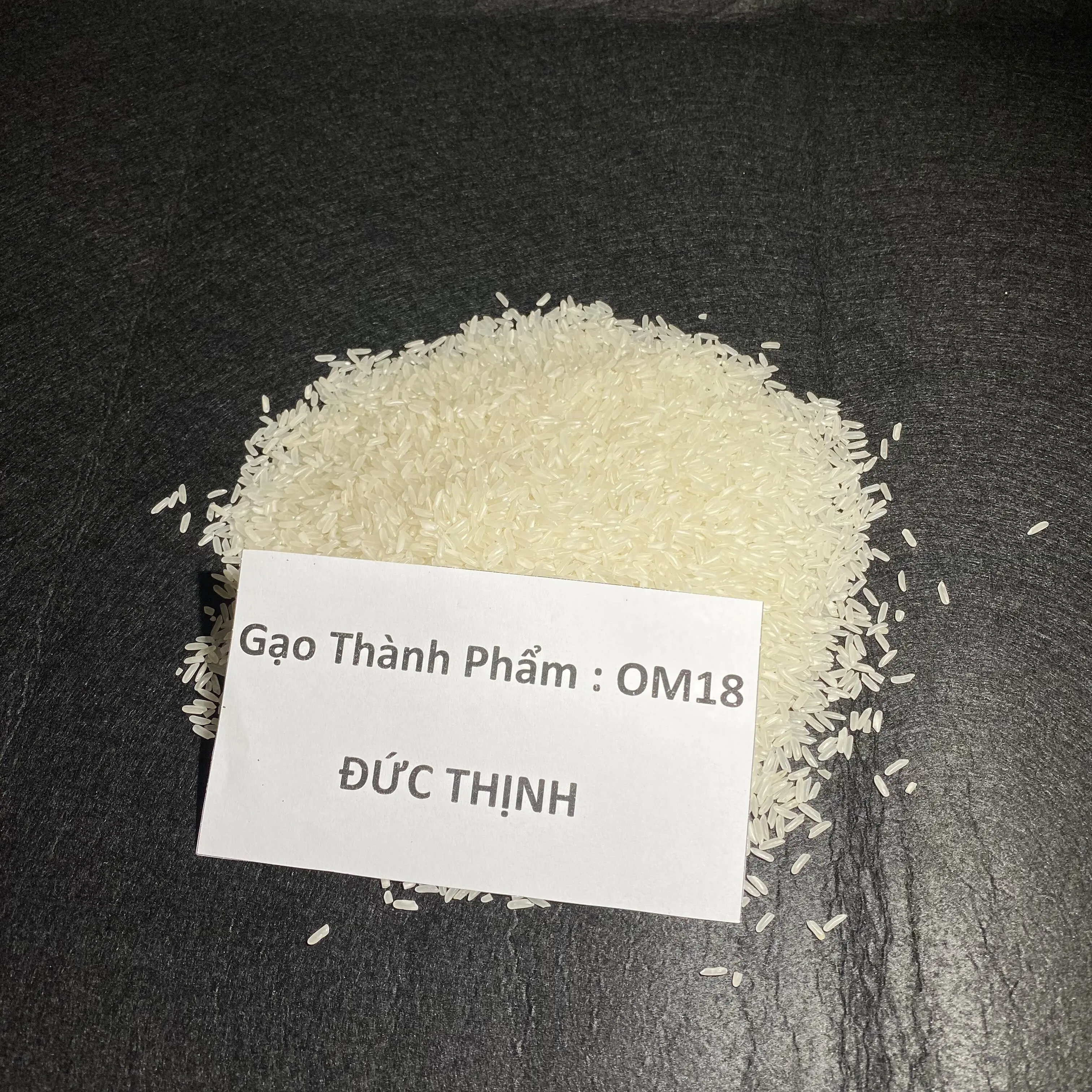 Top Selling Long Grain White Rice 5 % broken  Rice Top Export Products from  Vietnam