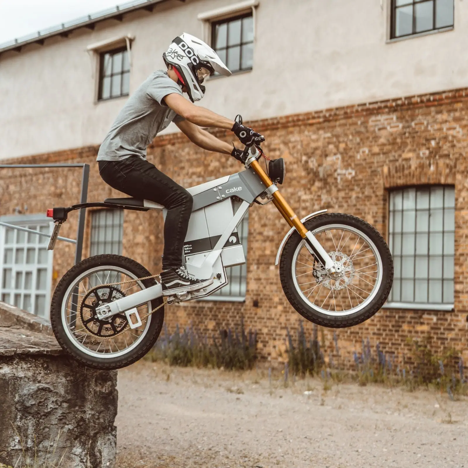 C.a-ke K-al.k& Sport Motorcycle Riding