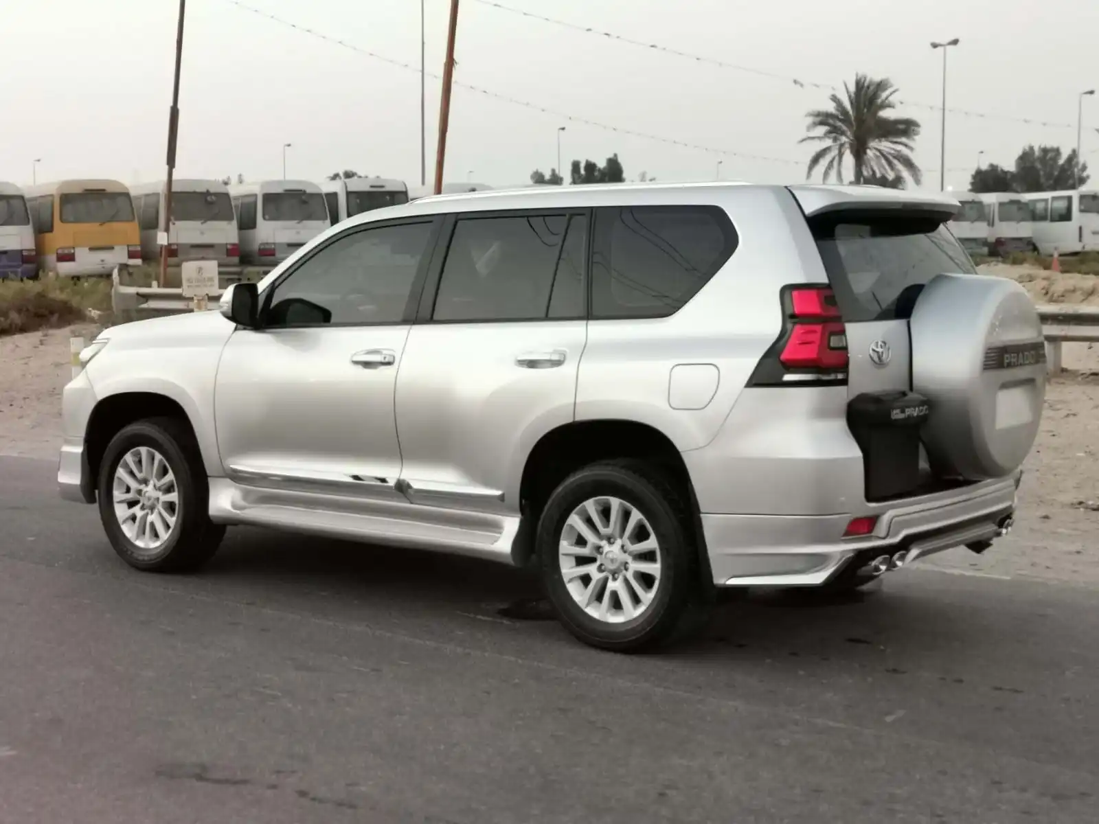 2017 To yo ta Land Cruiser Prado