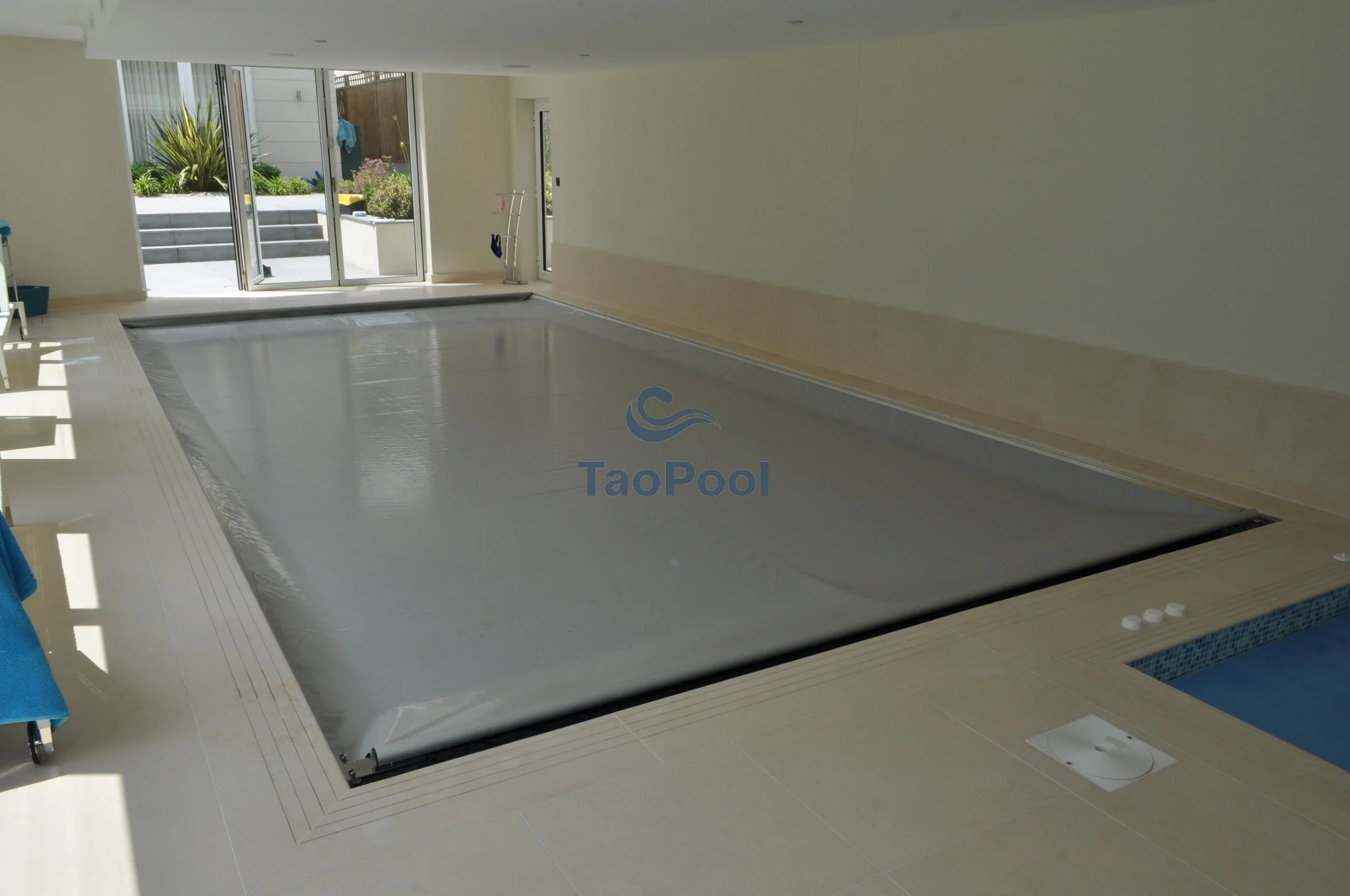 Family swimming pool Safety cover inground pool for pets and kids safety