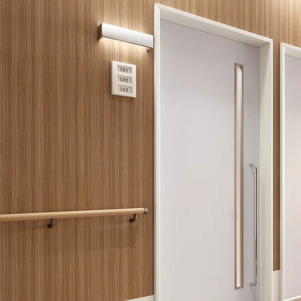 It is a stylish wallpaper made in Japan with a cork pattern that is ideal for hotel lobbies.