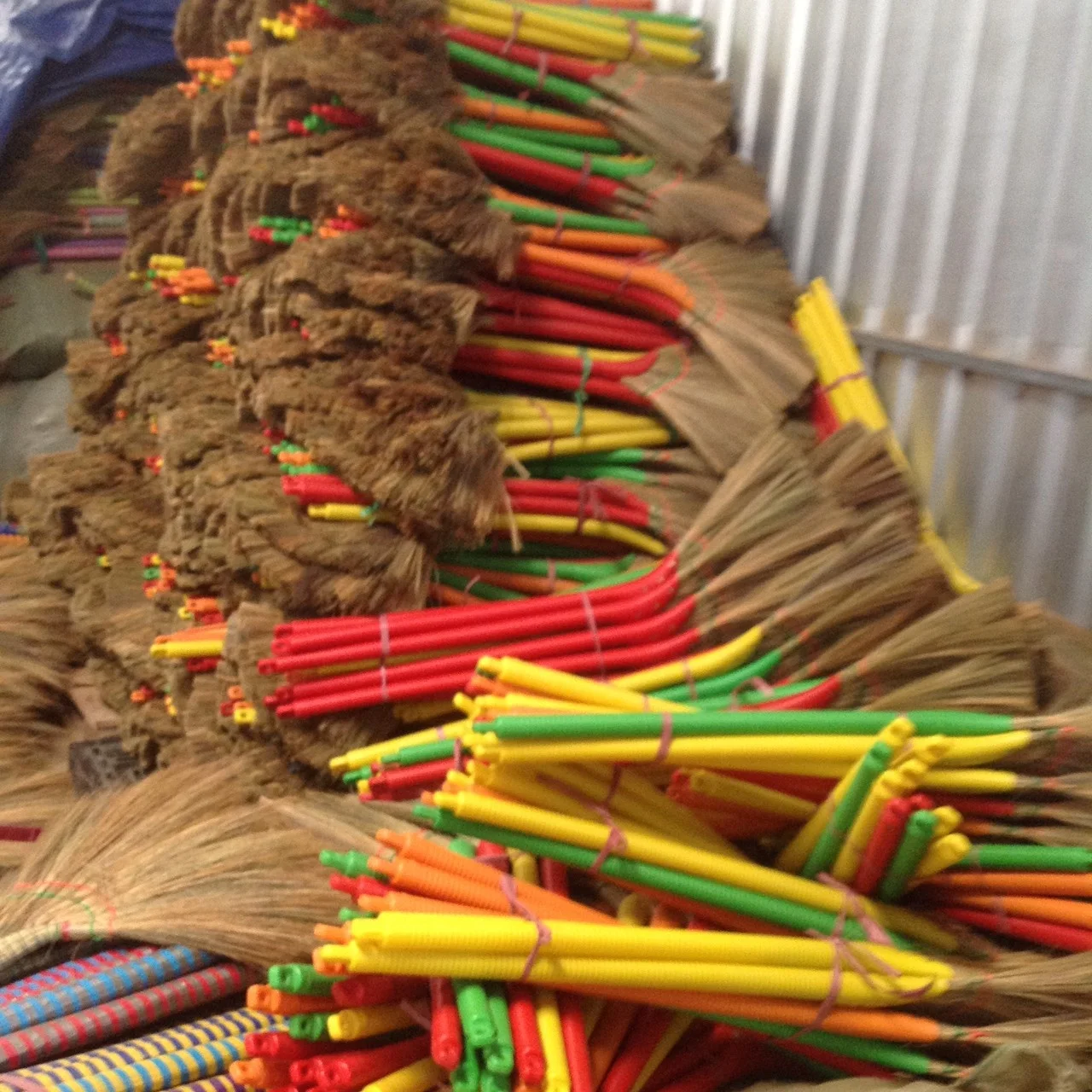 TOP HIGH QUALITY  NATURAL GRASS BROOM /COCONUT BROOM FROM VIETNAM- CONTACT: +84-907 377 828 ( Viber/ whatsapp/zalo)