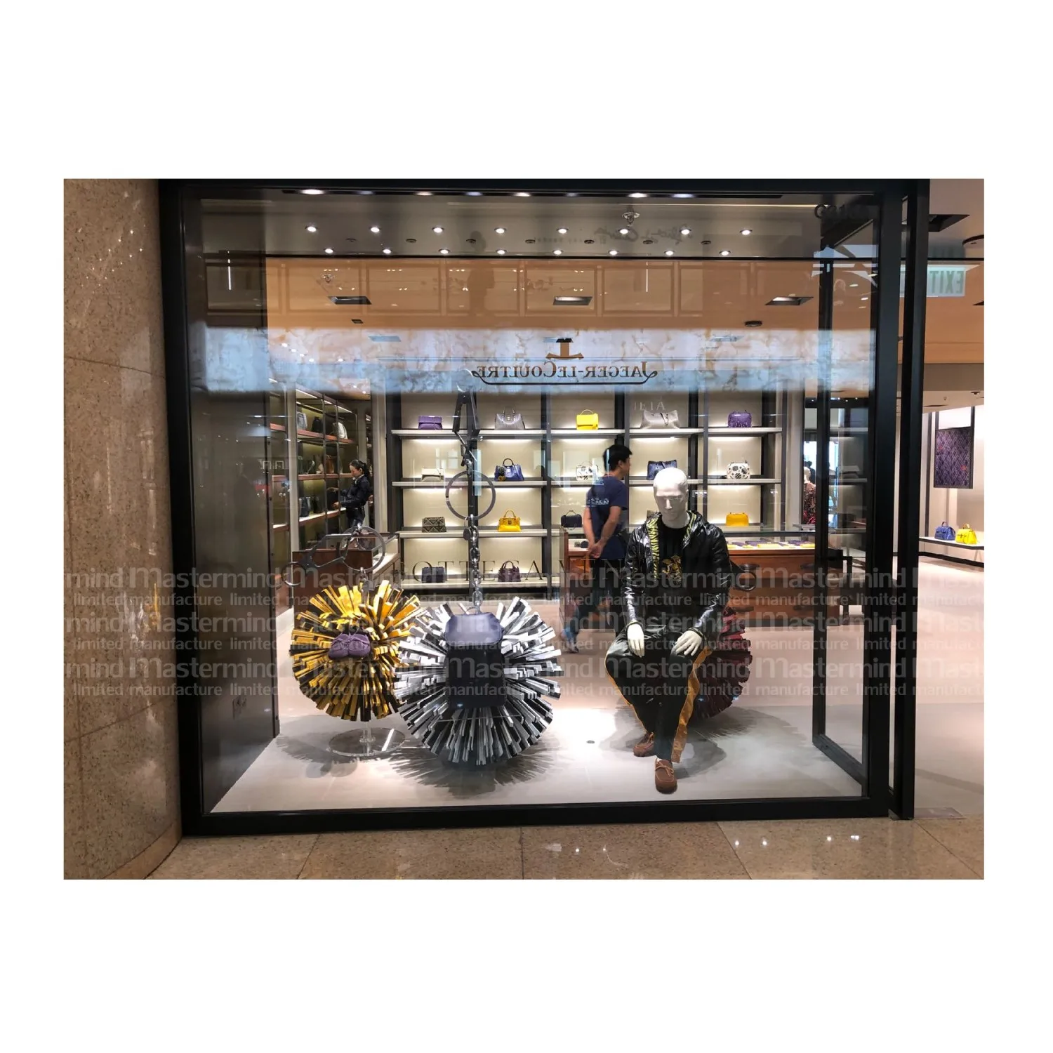 Creative Decoration Advertising Photography Props 3D Design Visual Merchandising Window Display for Brands Retail Shop Store