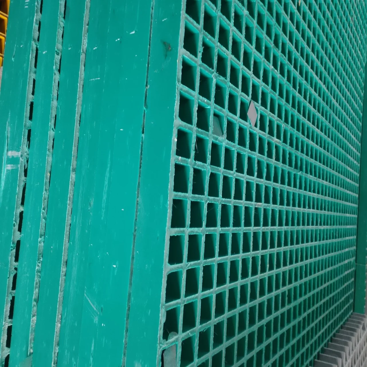 Customized Color Flame Retardant Acid Resistant Molded Composite Grating FRP Green