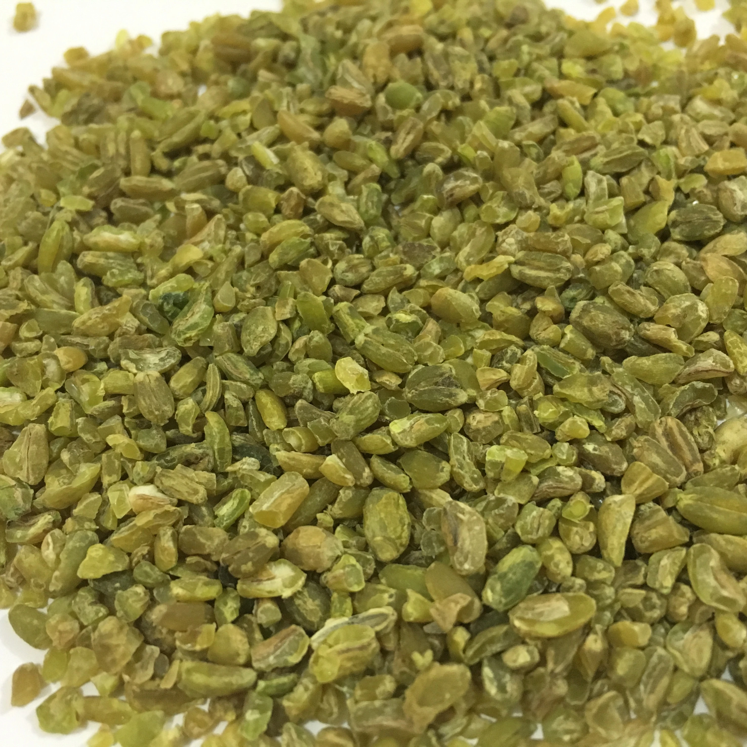freekeh Triticum  high quality natural color fresh and healthy various sizes whole crushed and small pieces