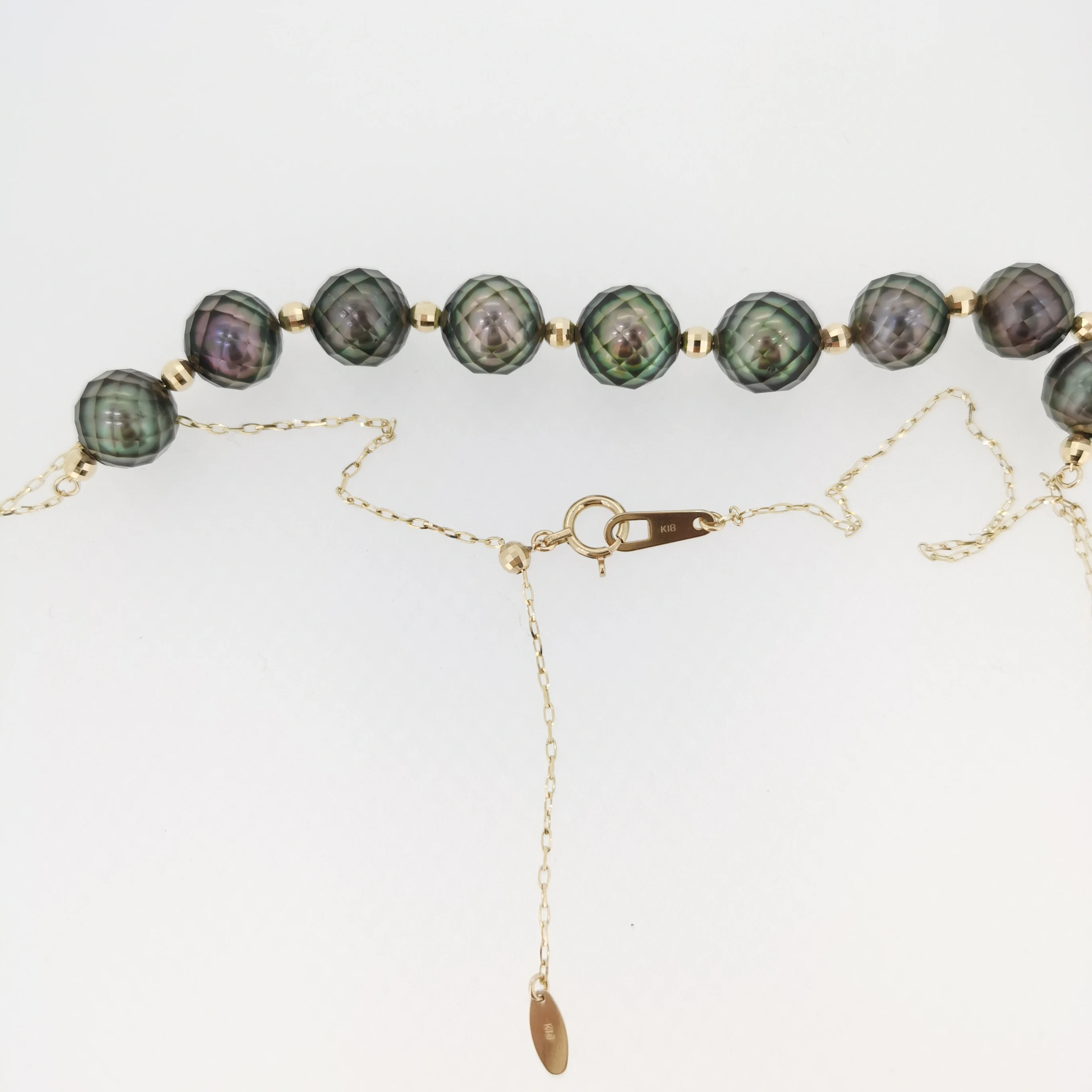 
18K gold chain with Black tahitian cut pearl necklace 