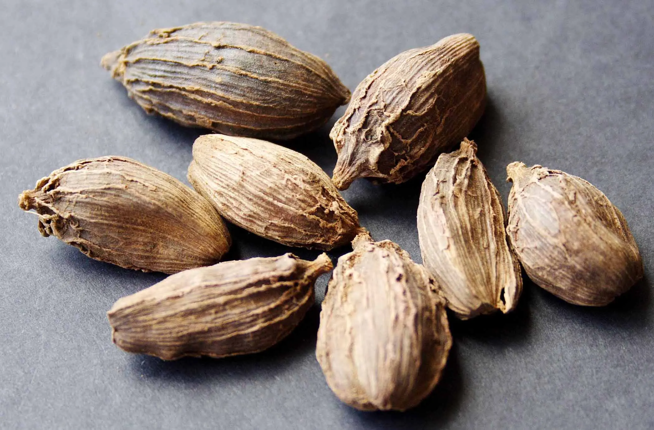 premium Quality organic black cardamom seeds whole powder husk bold natural sortex machine clean super quality