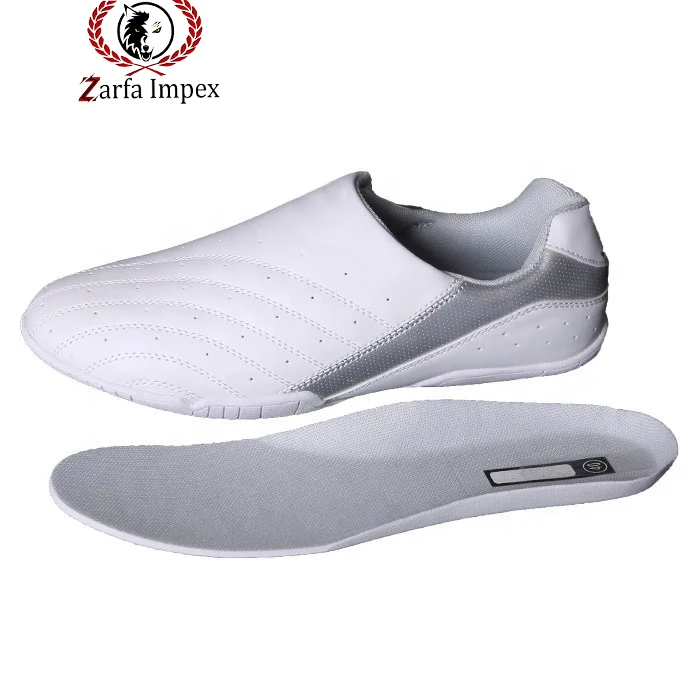 Top Quality Factory Made Wholesale Manufacture Breathable Light Weight Kungu Fu Taekwondo Boots 2021