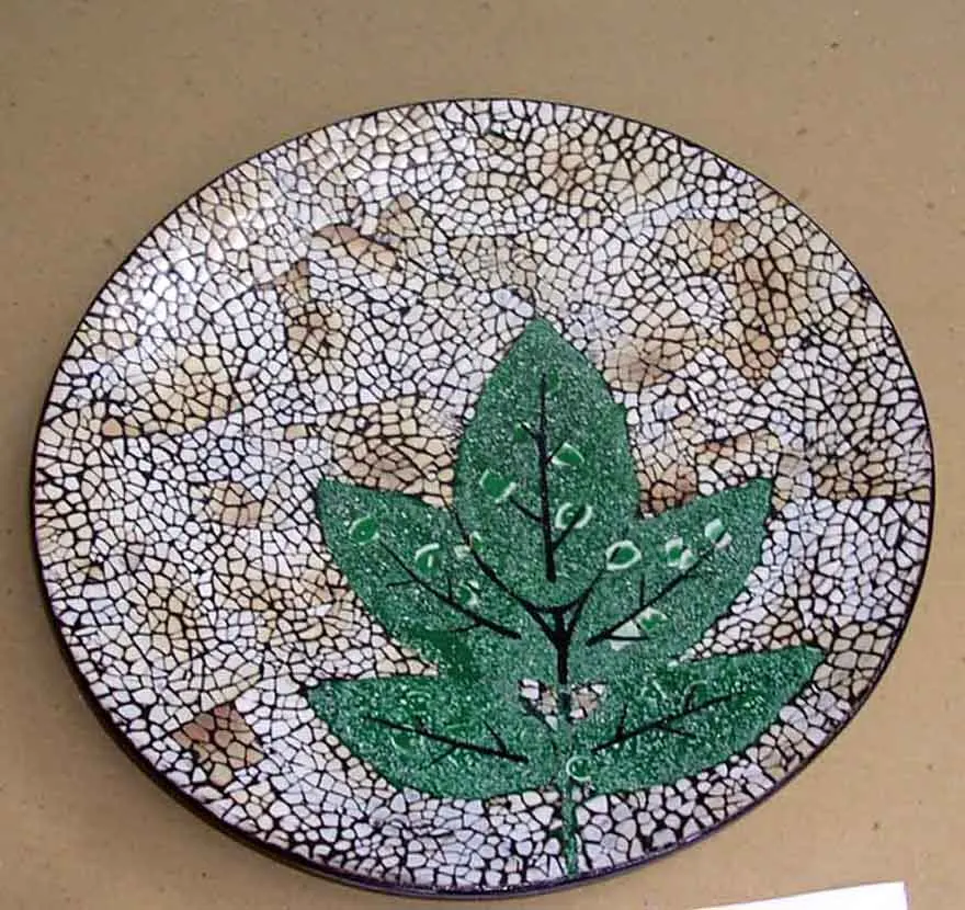 
Round egg-shell lacquer plate with egg-cell finishing 