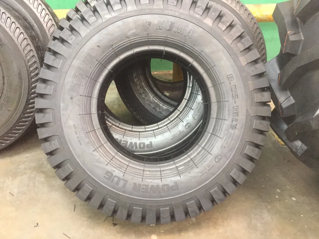 Высококачественная трубка для грузовика 165-13 (650-15) -бутиловая внутренняя