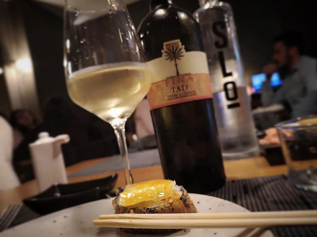  Сделано в Италии Ароматизированная стеклянная бутылка Traminer/ Sauvignon Blanc 0 75 белый цвет