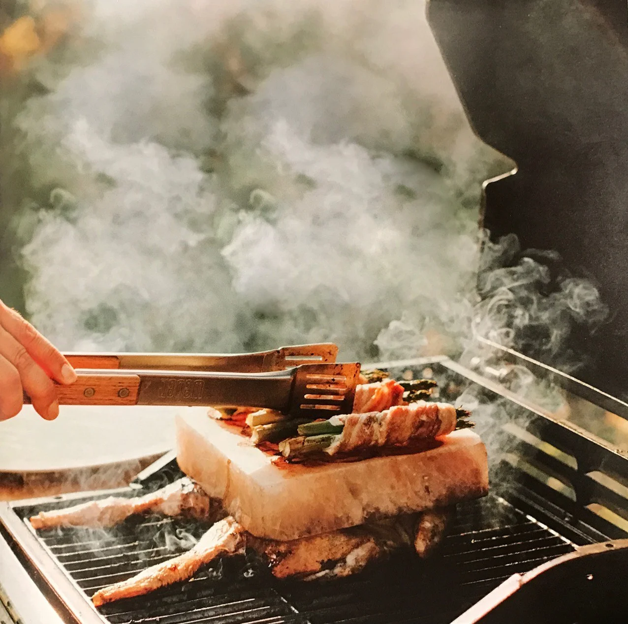 Prime Quality Himalayan Natural Crystal Rock Salt Tiles Plates Slabs Block For BBQ Barbecue Cooking With Oil Holding Groove