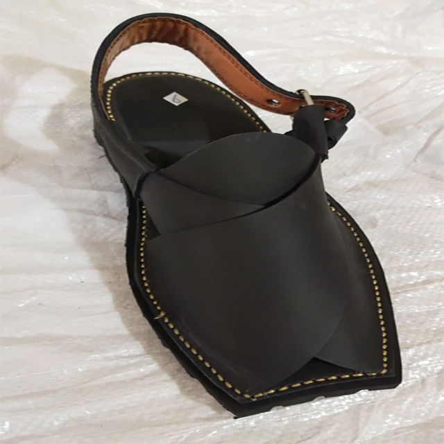 Popular Men Traditional Handmade Kaptaan Leather Chappal