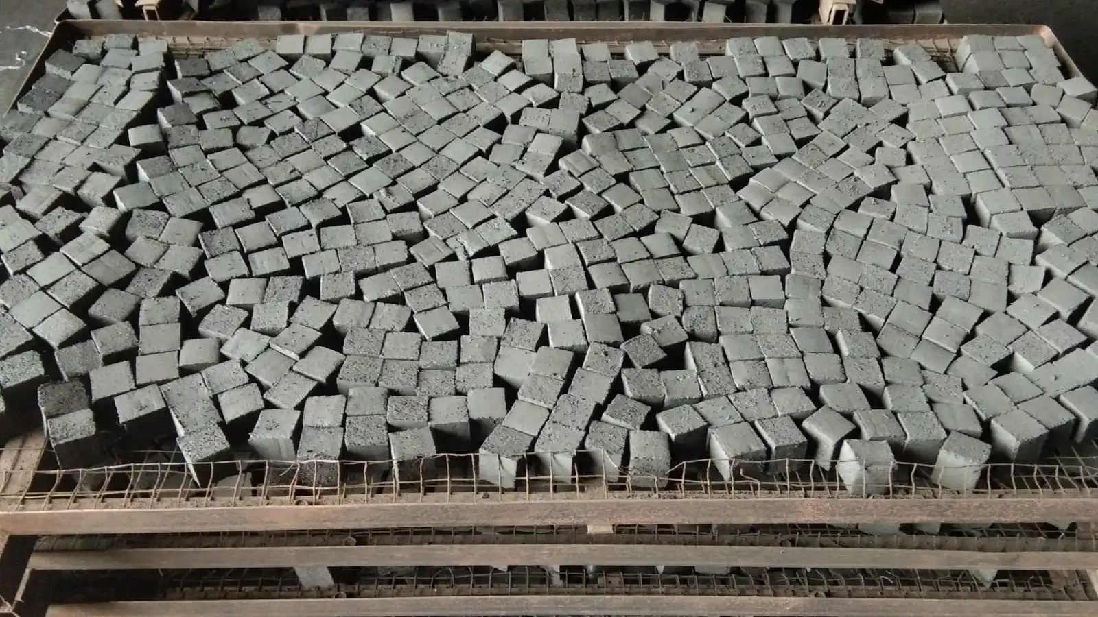 Кокосовый уголь CUBE