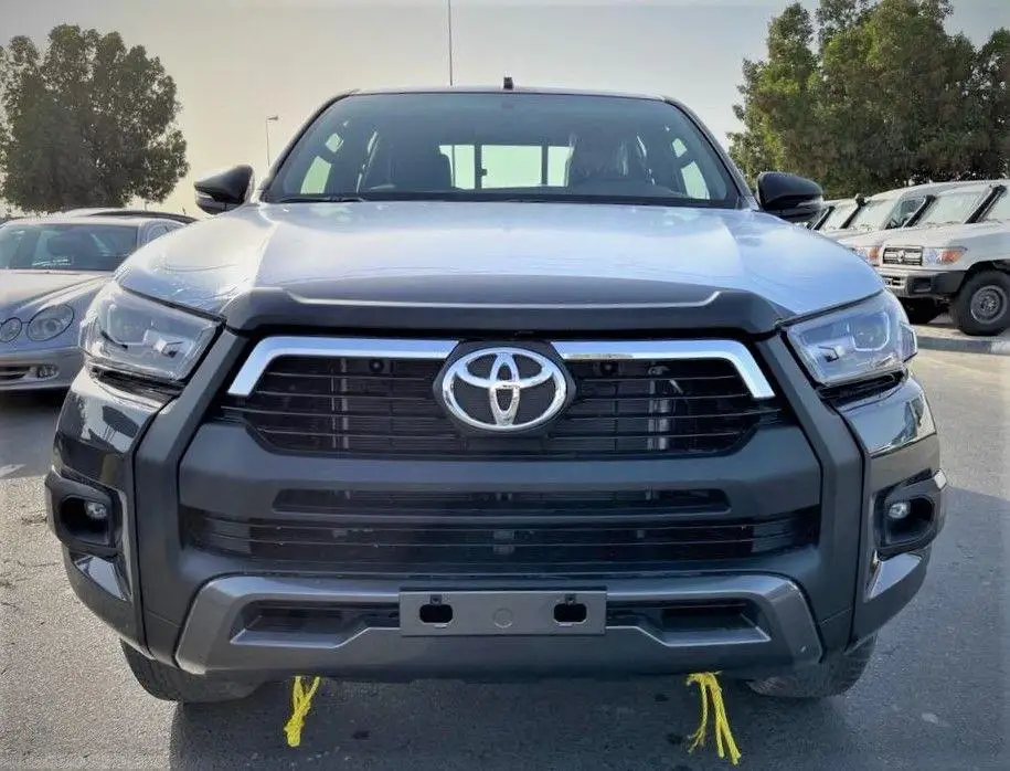 Selling Authentic 2020 2021 4X4 PICKUP USED LIKE NEW  LHD - TOYOOTA HILUXS 125 4.0L PETROL V6 4WD DOUBLE CAB ADVENTURE - AUTO